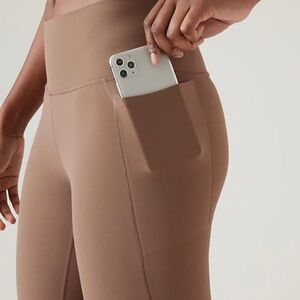 NWT ATHLETA TRANSCEND STASH CROP STRAIGHT LEG PANT IN RUSTIC BEIGE